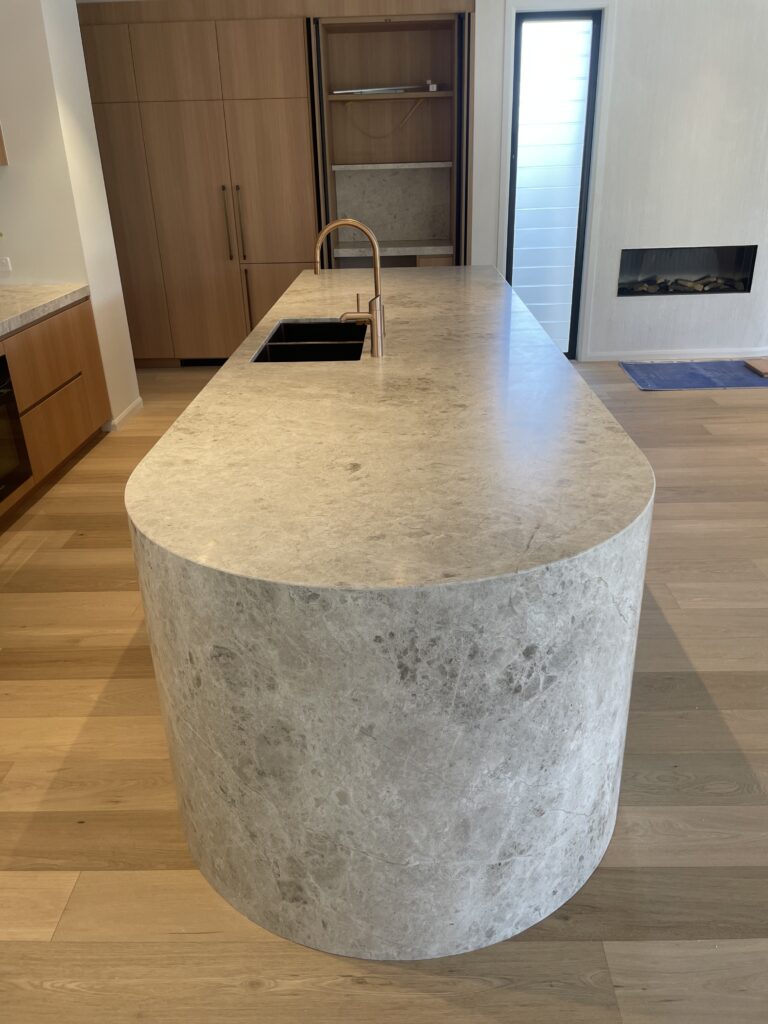 limestone island curved gold coast stonemason